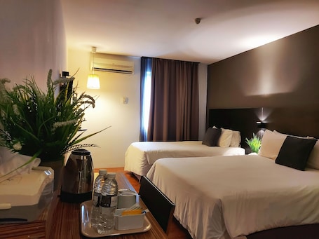 Deluxe Triple Room. The Leverage Lite Hotel - Kuala Kedah