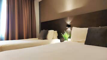 Triple Room Deluxe | Desk, free WiFi