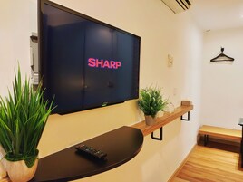 Standard szoba, 1 king (extra méretű) franciaágy, ablakok nélkül | Íróasztal és ingyenes wifi