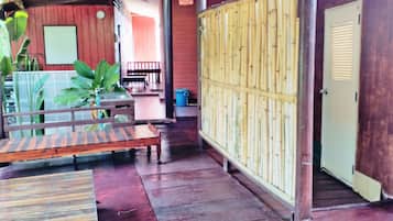 Private home 3 bedrooms | ํ
๋ผ์ค/ํํฐ์ค