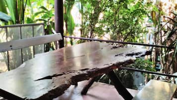 Private home 3 bedrooms | ํ
๋ผ์ค/ํํฐ์ค