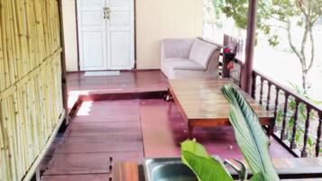 Private home 3 bedrooms | Terrace/patio