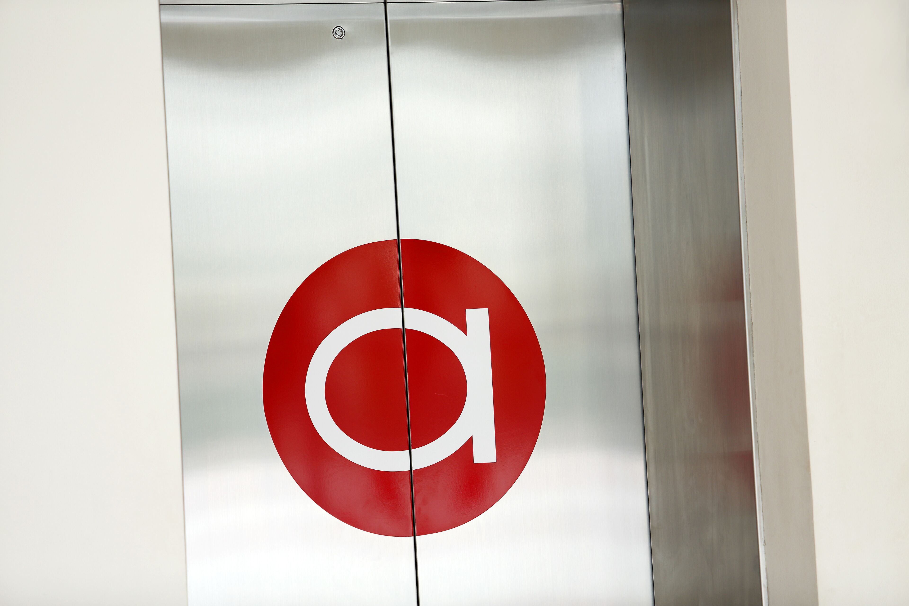 Két bảo mật tại phòng, bàn, truy cập Internet không dây miễn phí 