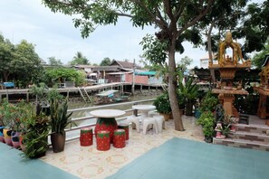 Terrace/patio - NR Homestay (Amphawa)