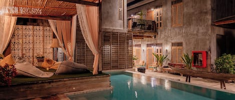 Outdoor pool, pool umbrellas