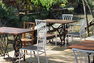 Daily buffet breakfast (THB 350 per person)