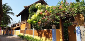 Property entrance - Puri Sayang Bungalows (Gili Trawangan)