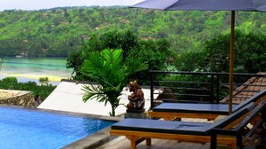 Unclassified image, 4 of 64, button - DMas Huts Lembongan (Lembongan Island)