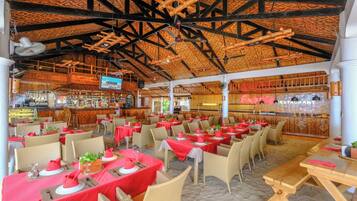 Breakfast, lunch and dinner served