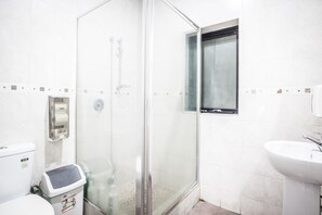 4 Bed Mixed Dorm | Bagno | Doccia