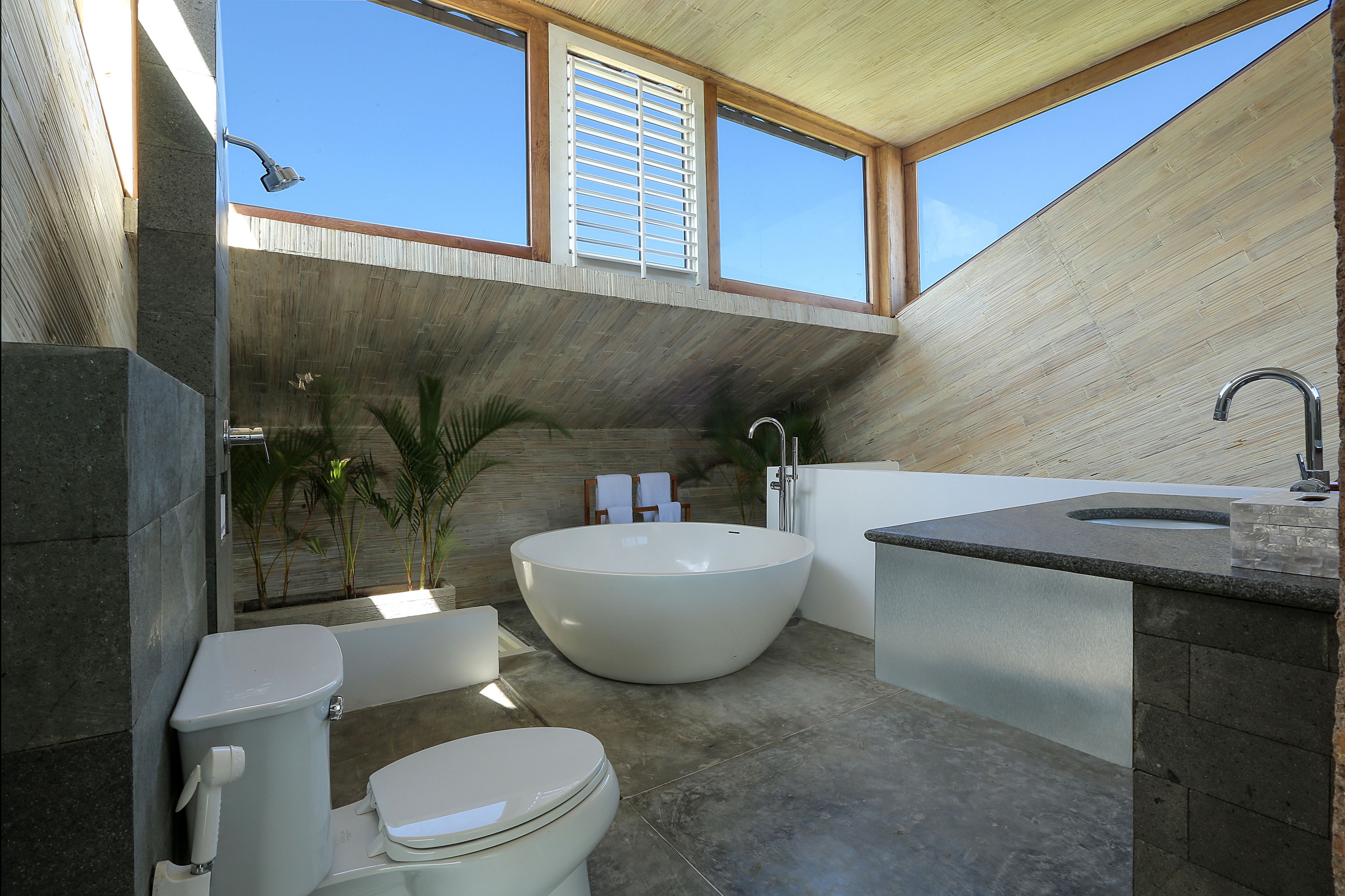 presidential suite, 1 king bed, ocean view, sea facing | bathroom | free toiletries, hair dryer, bathrobes, slippers