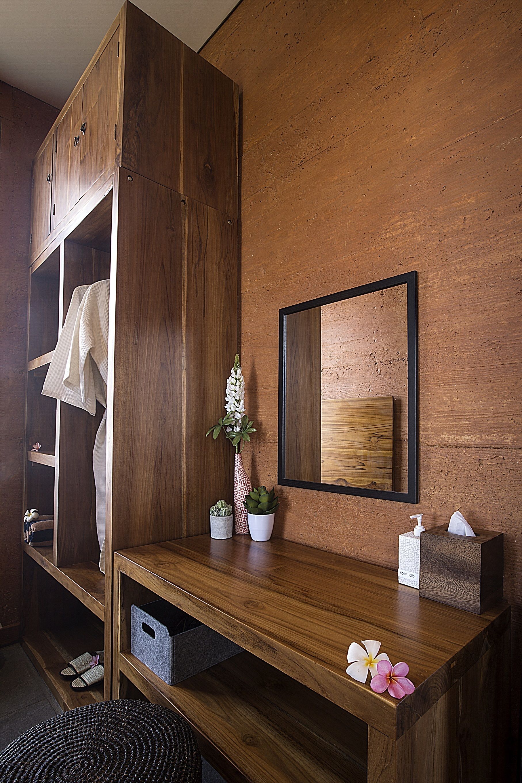 valley view haven | bathroom amenities | free toiletries, hair dryer, bathrobes, slippers