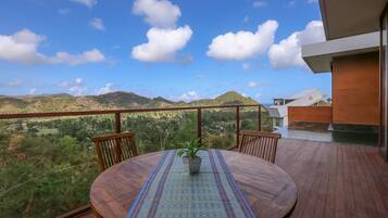 Daily full breakfast (IDR 143000 per person)