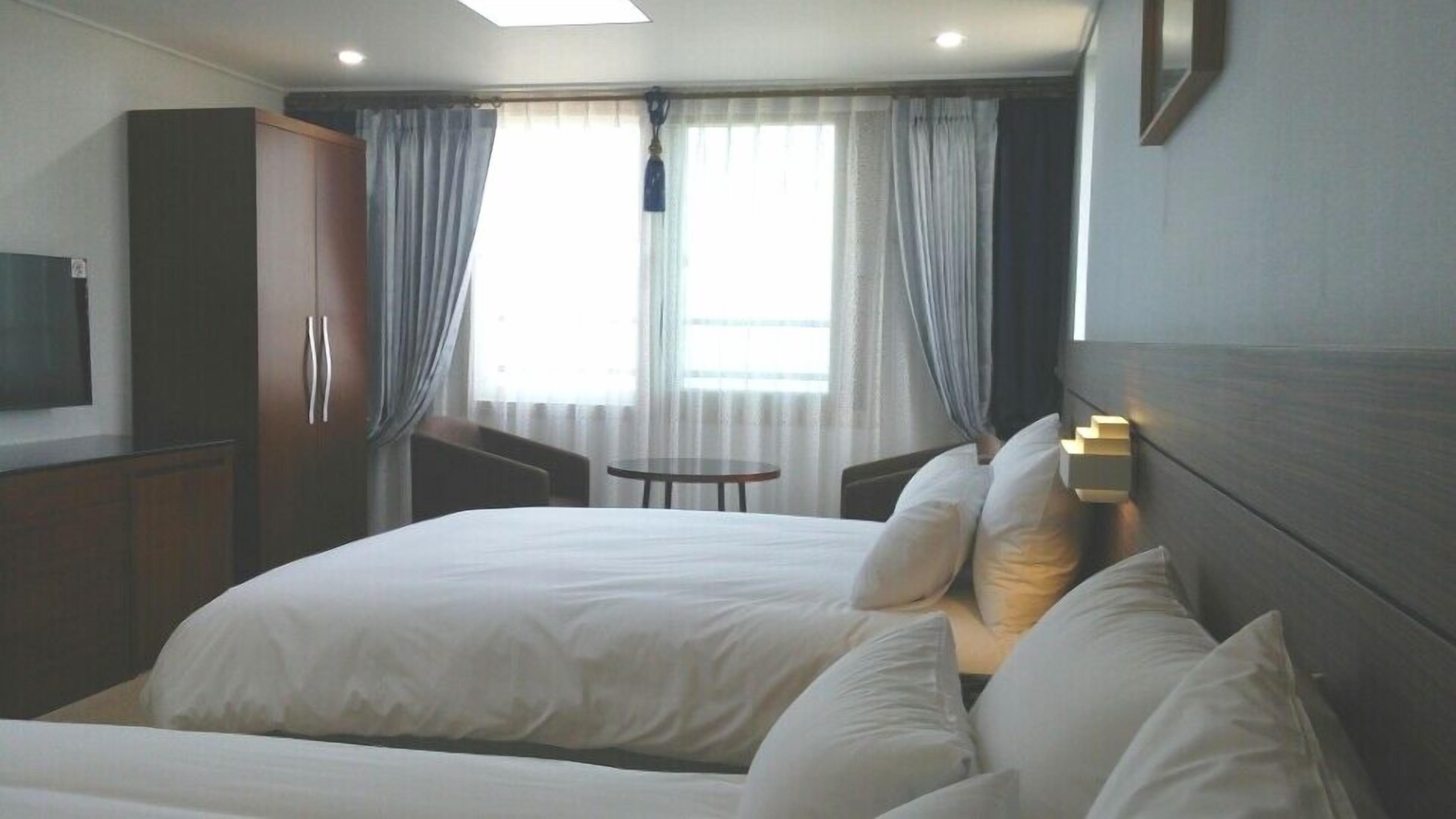 quadruple room | view from room