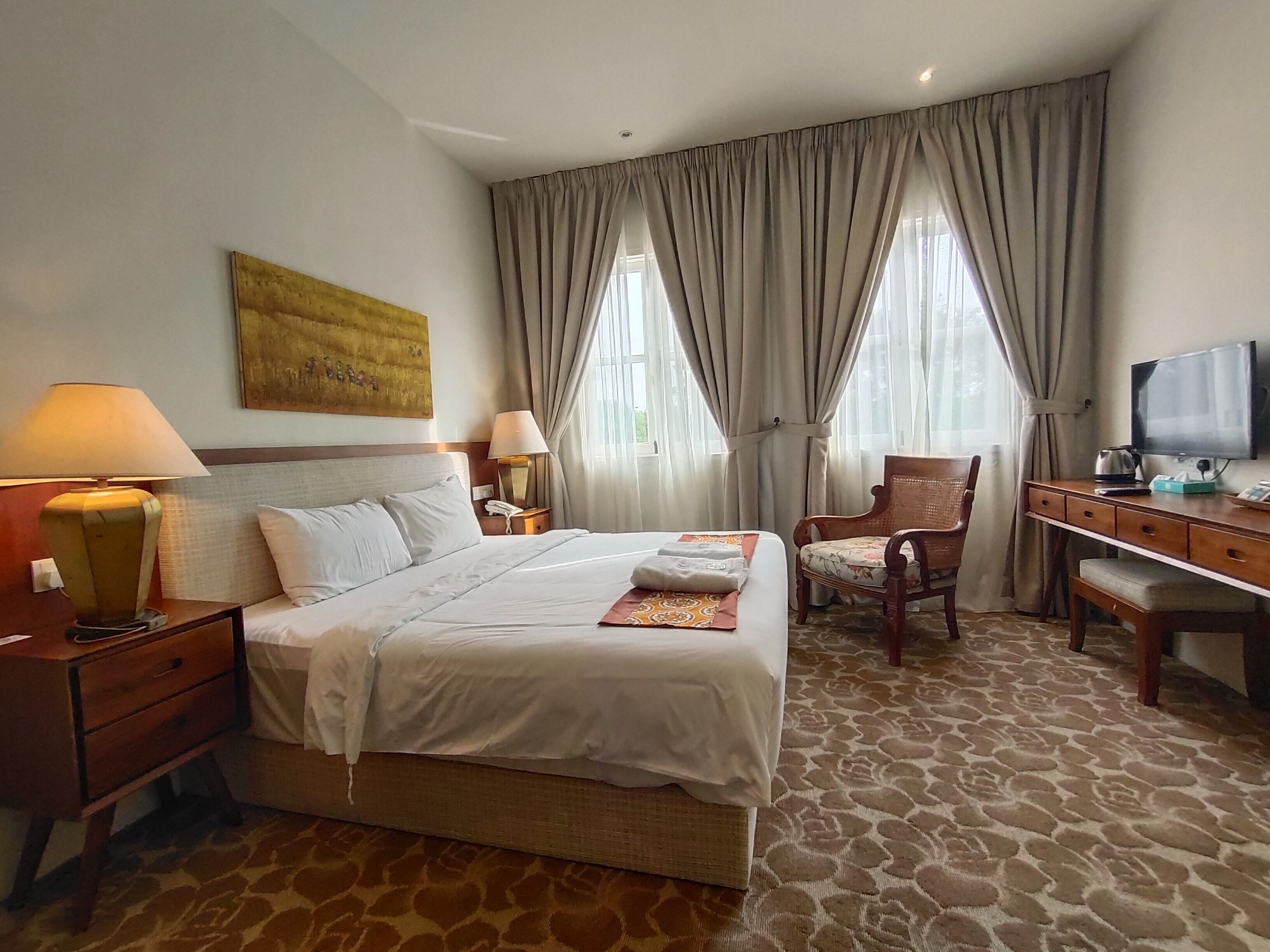 Kapitan Deluxe King | In-room safe, desk, laptop workspace, iron/ironing board