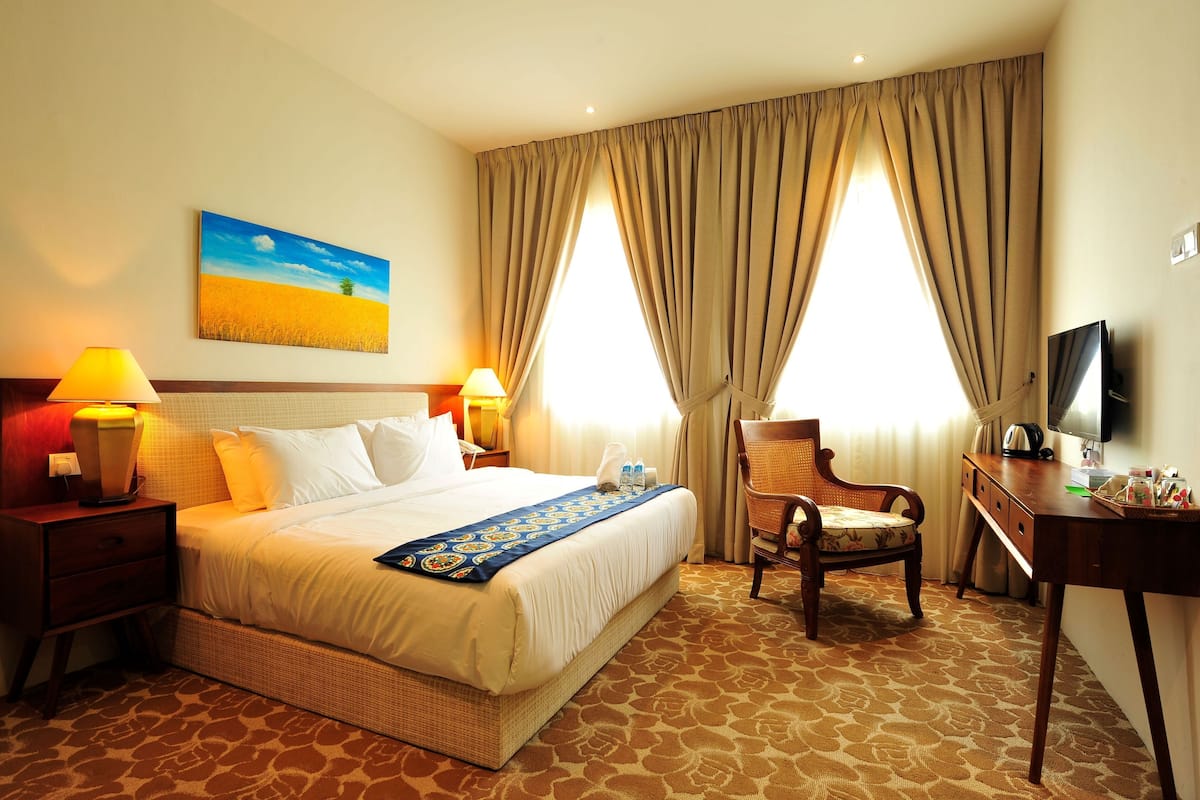Chambre Deluxe, 1 très grand lit (Kapitan) | Coffres-forts dans les chambres, bureau