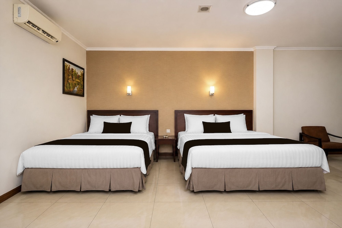 Basic Suite | In-room safe, desk, blackout drapes, soundproofing