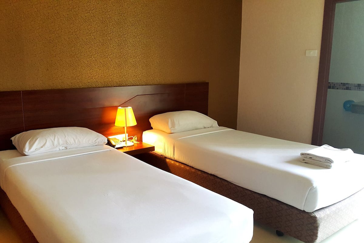 Rollaway beds, free WiFi