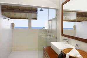Grand Villa, 4 Bedrooms, Beach View | Bathroom | Shower, free toiletries, hair dryer, slippers - The Lovina Villas - CHSE Certified (Buleleng)