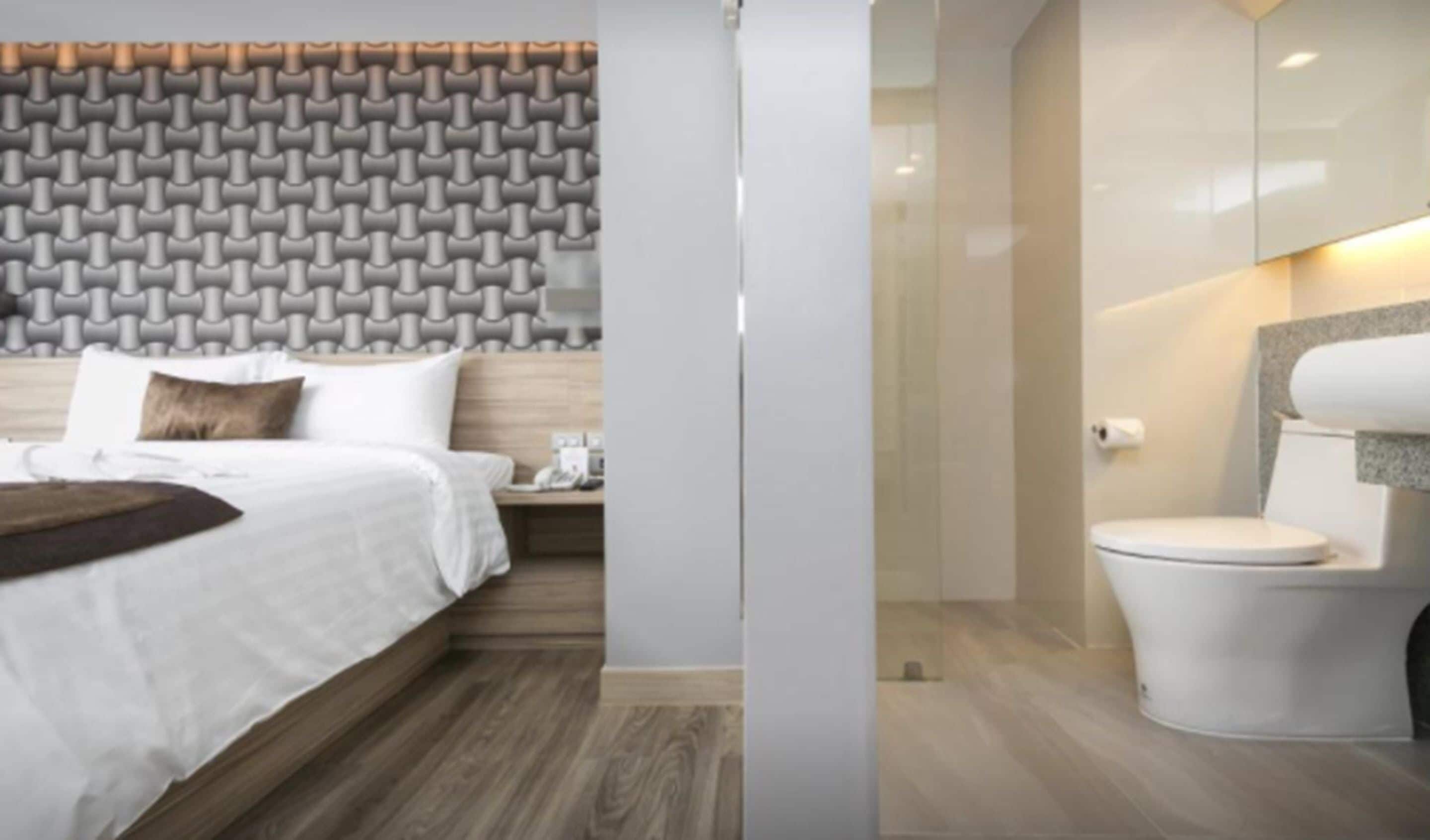 ミニバー、セーフティボックス (室内)、デスク、WiFi (無料)