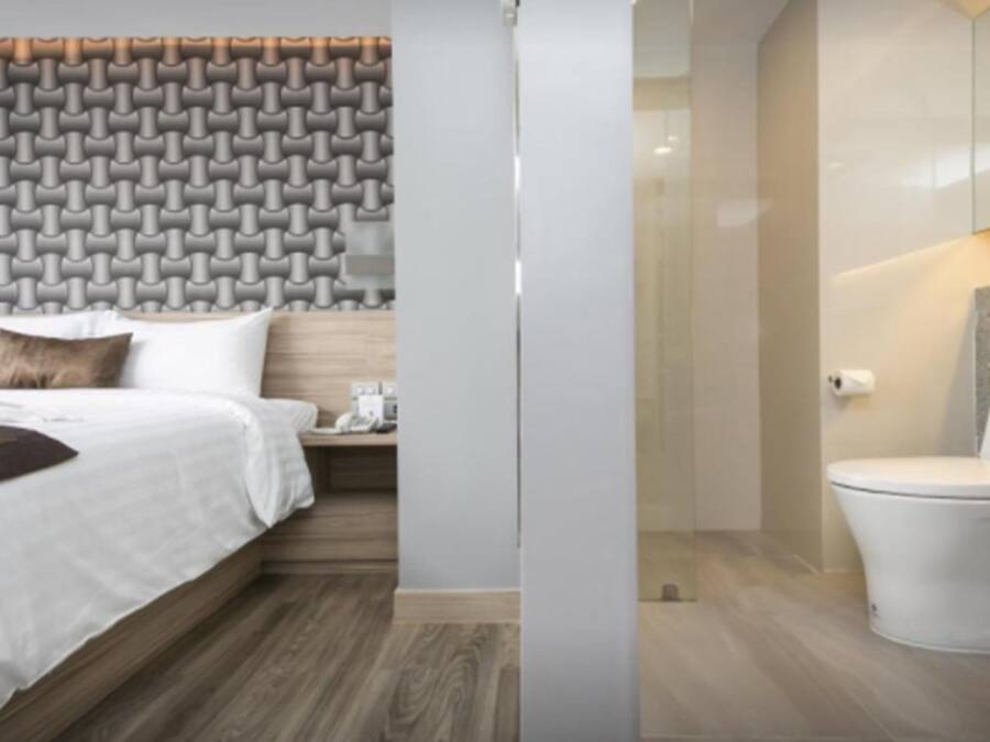 Minibar, safe på rommet, skrivebord og wi-fi (inkludert)