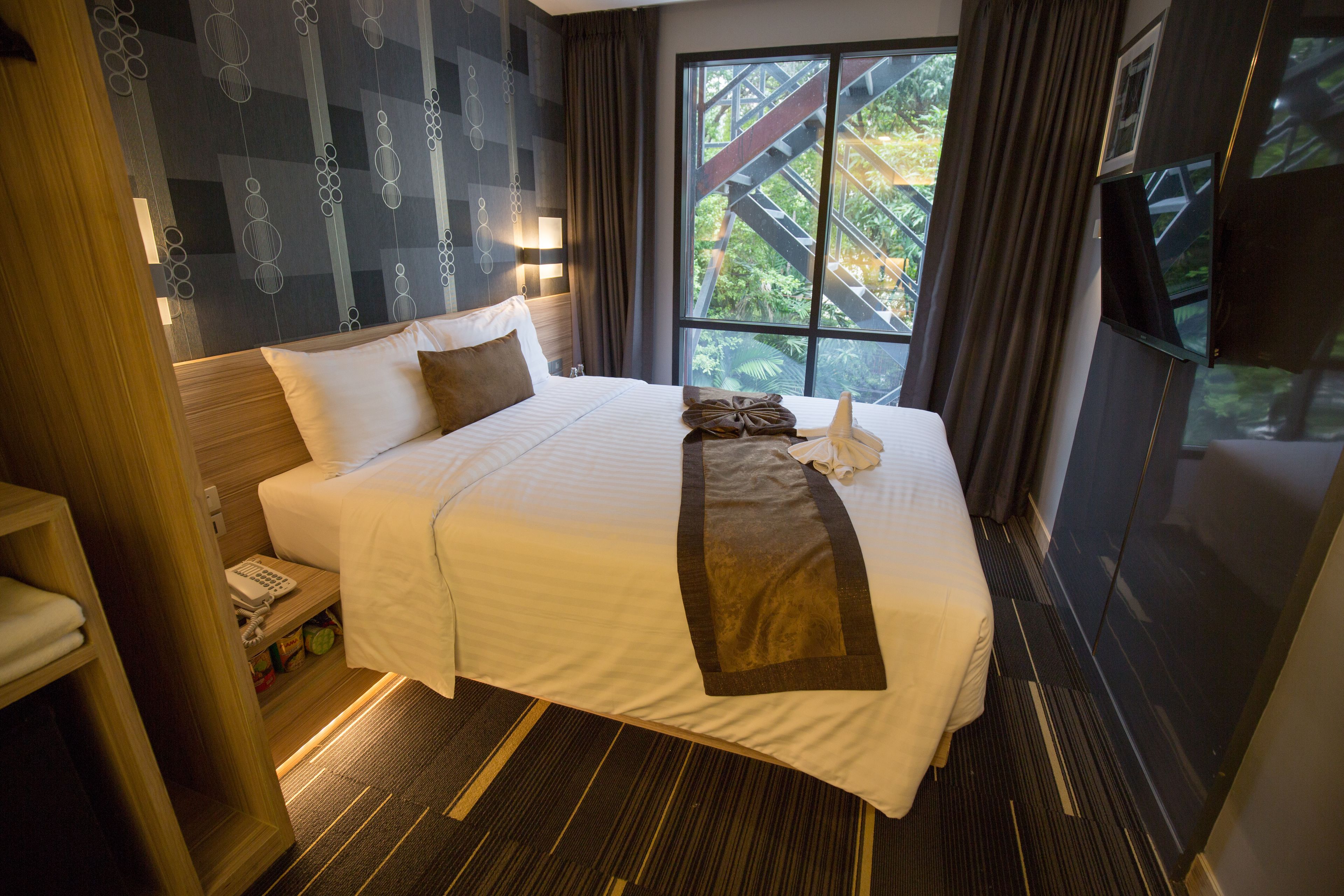 superior single room | view from room