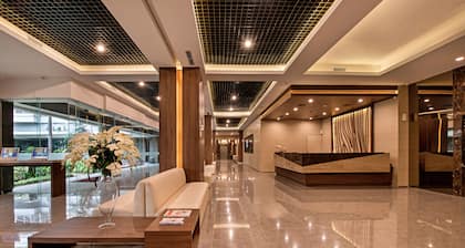 Grand Whiz Hotel Poins Simatupang Jakarta