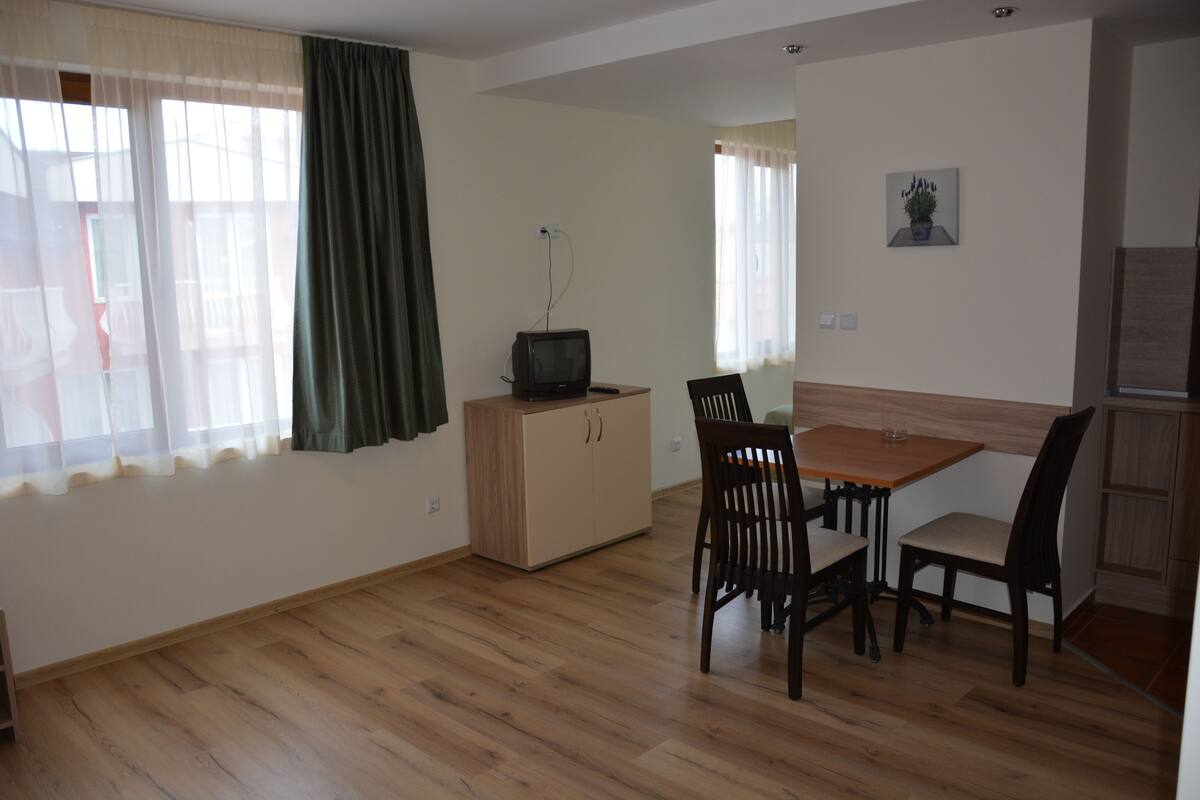 Studio, Gartenblick | Schallisolierte Zimmer, kostenlose Babybetten, Zustellbetten