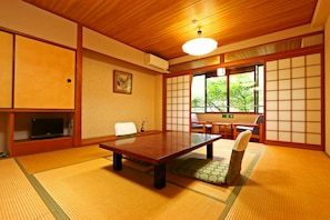 Traditional Room, Private Bathroom, Mountain View (10 Tatami mats) | Desk, free WiFi, bed sheets - Hounkan (Yoshino)