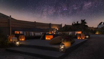 House (Spring) | Terrace/patio