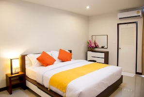Standard Double Room | Desk, blackout drapes, free WiFi - The Room (Udon Thani)