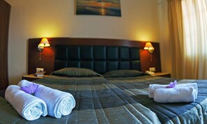 Ropa de cama de alta calidad, tabla de planchar con plancha y cunas 