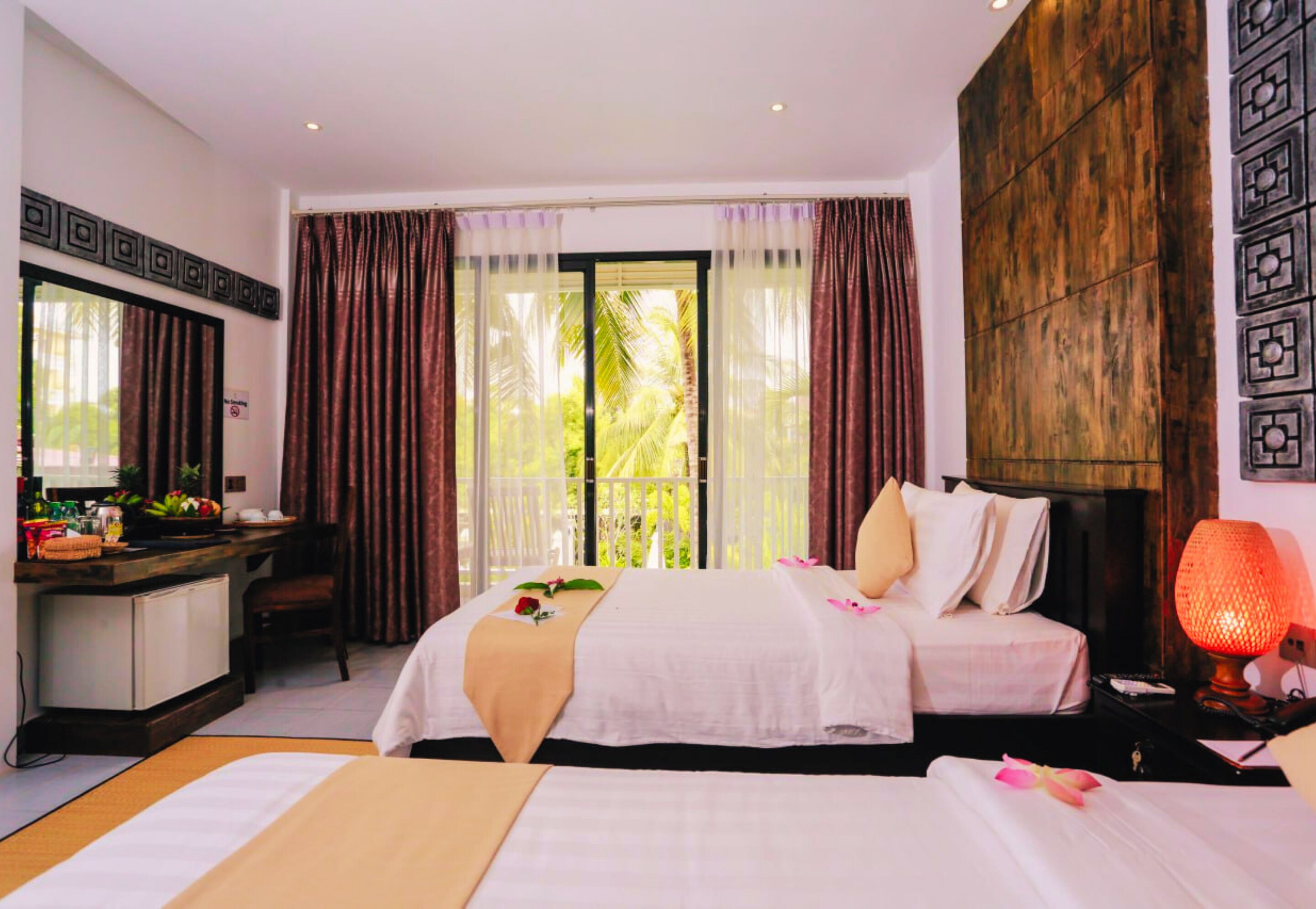 Deluxe Twin Balcony With City View | 1 bedroom, minibar, in-room safe, desk
