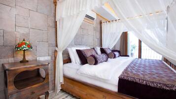 Egyptian cotton sheets, premium bedding, pillow-top beds, minibar