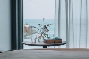 客房, 1 张特大床, 海洋景观 | 客房景观