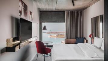 Room, 1 King Bed, Ocean View | Premium bedding, in-room safe, blackout drapes, soundproofing