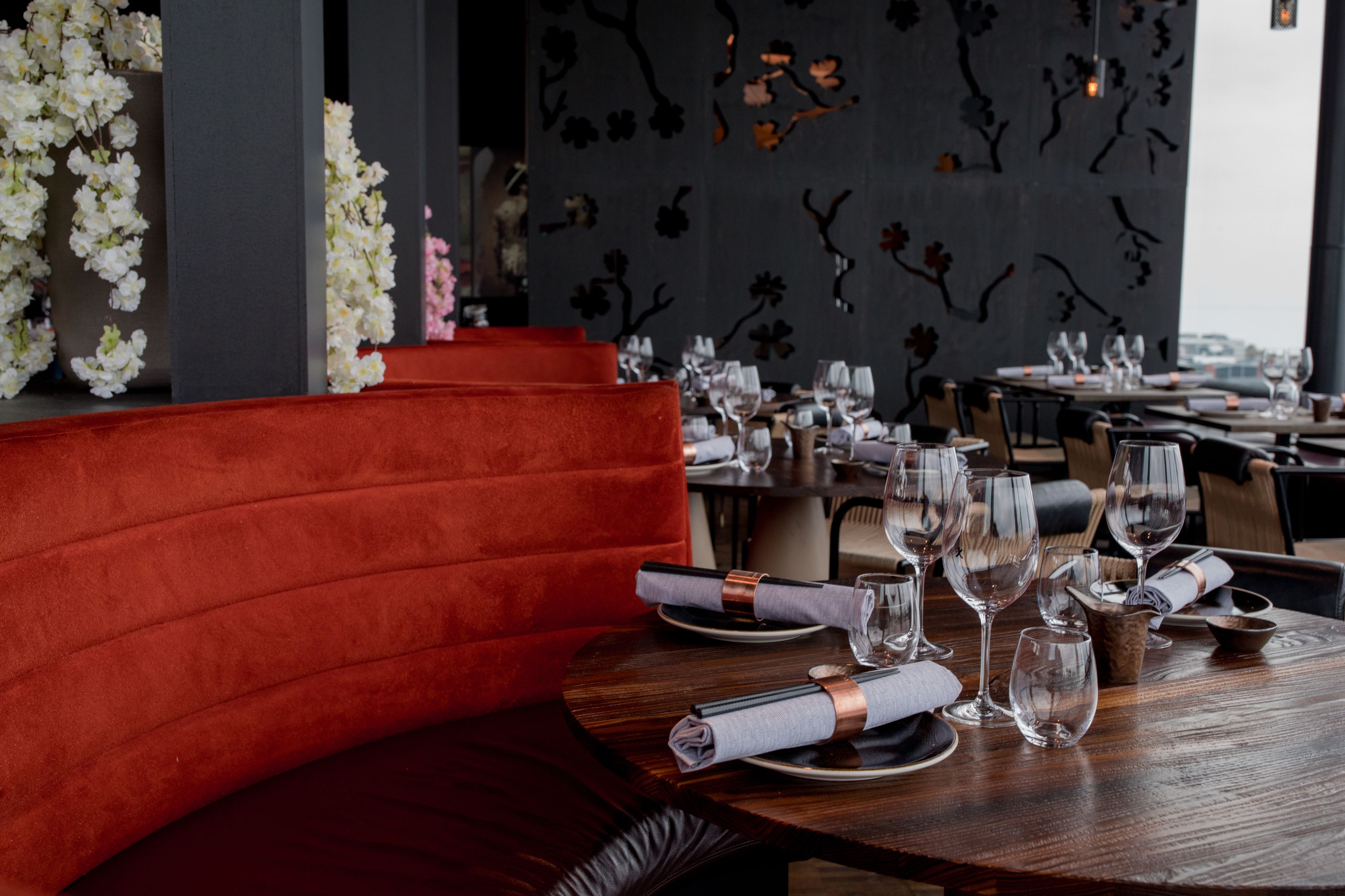 2 restauranter, lunsj og middag serveres, japanske retter