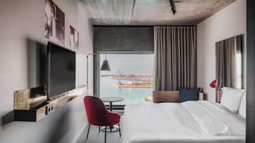 Room, 1 King Bed, Ocean View | Premium bedding, in-room safe, blackout drapes, soundproofing