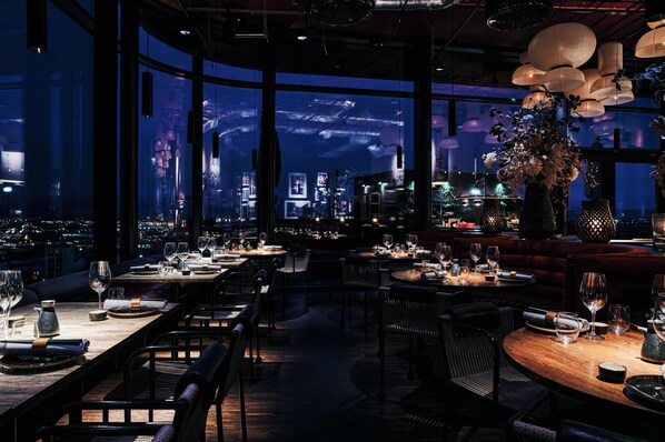 2 restaurants, lunch, dinner served; Japanese cuisine - STORY HOTEL MALMO, in JdV by Hyatt (Malmö)