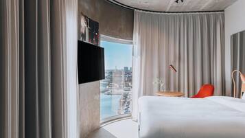 Room, 1 King Bed, City View | Premium bedding, in-room safe, blackout drapes, soundproofing