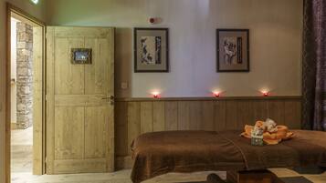 Steam room, Turkish bath/hammam, aromatherapy, body wraps, facials