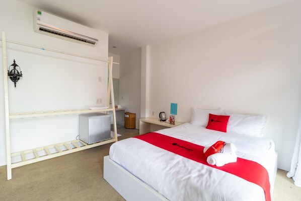 Deluxe Double Room, Balcony | Premium bedding, minibar, desk, laptop workspace