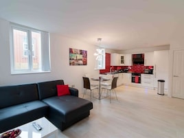 Standard Apartment, Ensuite (Occupancy 4) | Lounge