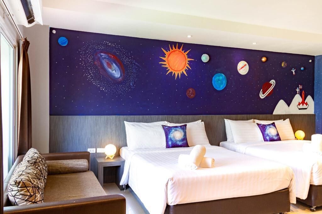 In-room safe, desk, free WiFi