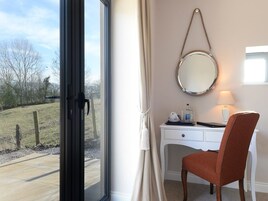 Habitación con 1 cama doble o 2 individuales, baño privado