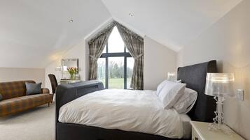 Superior Double Room, Ensuite (views of pendle)