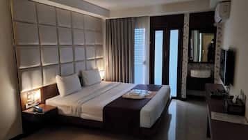 Deluxe Double Room | Bar mini, meja, Wi-fi percuma, cadar katil