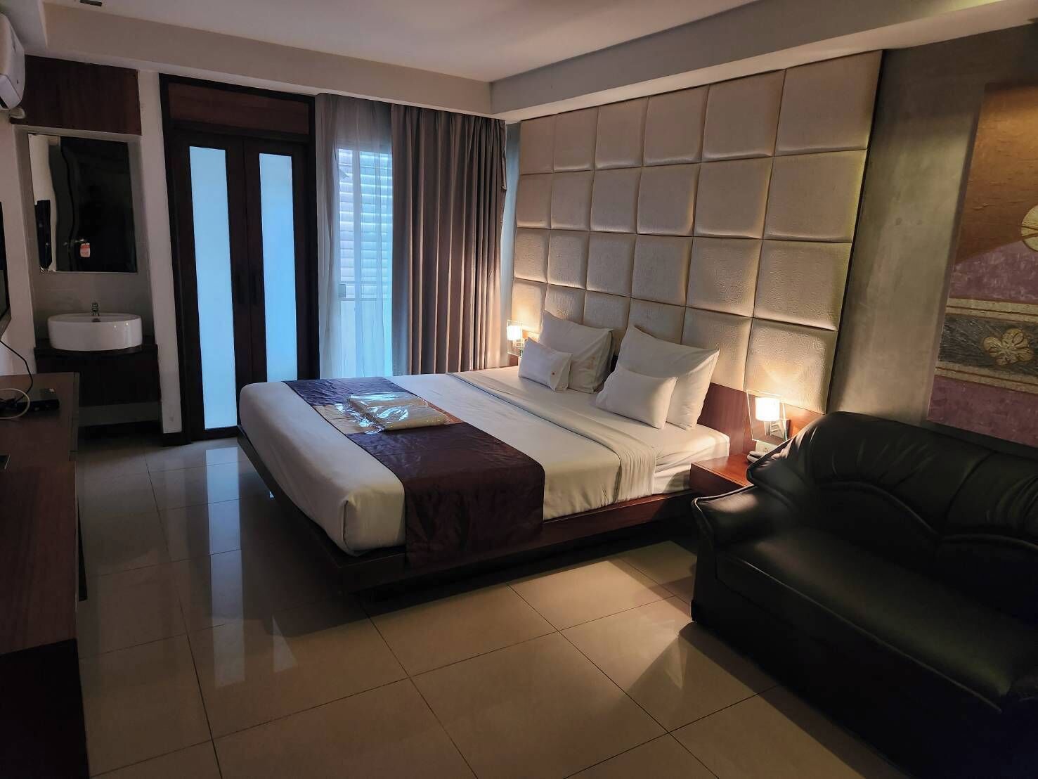 Photo - Collection O The Bangkok Cha Cha Suite