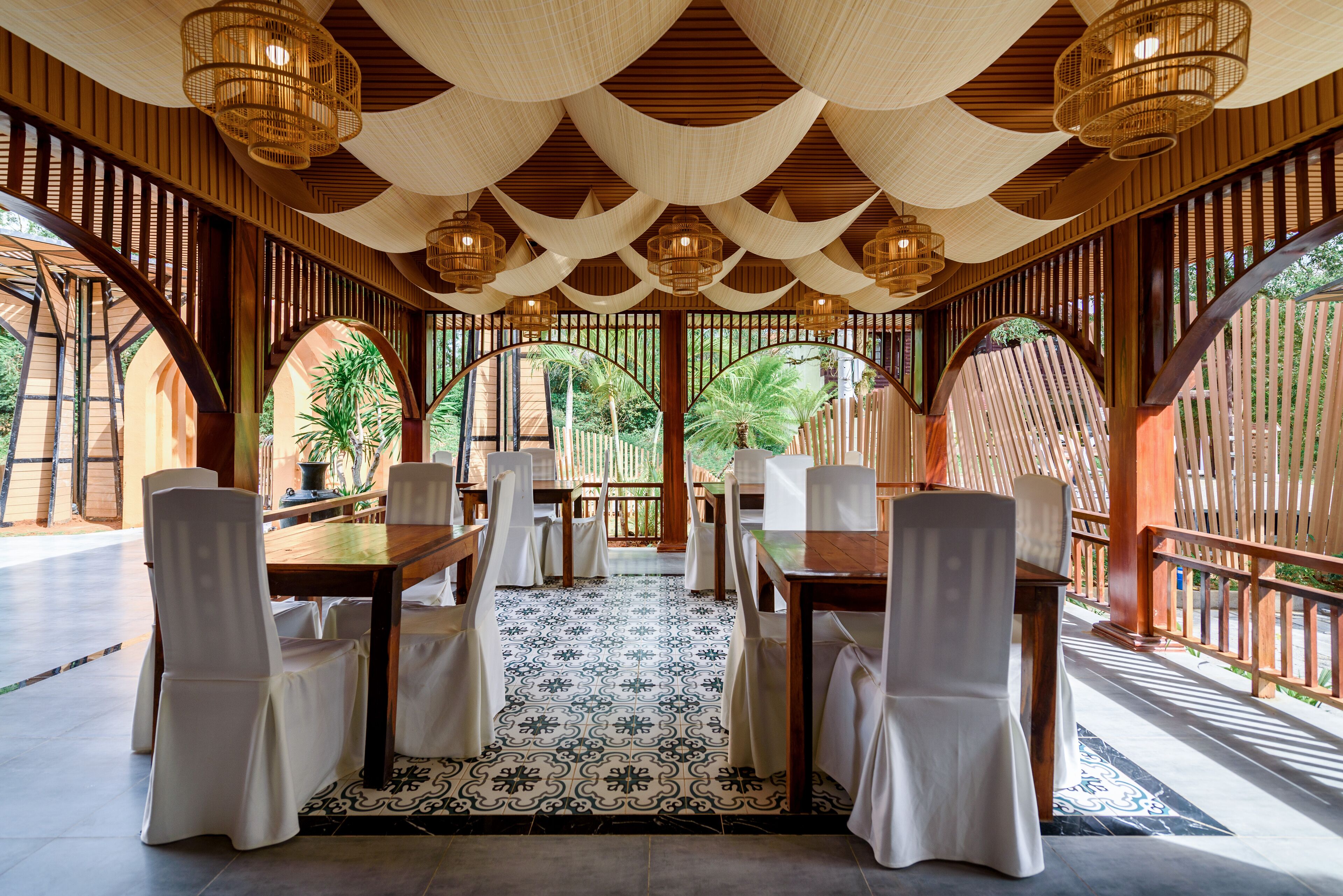 lunch, dinner served; fusion cuisine, pool views