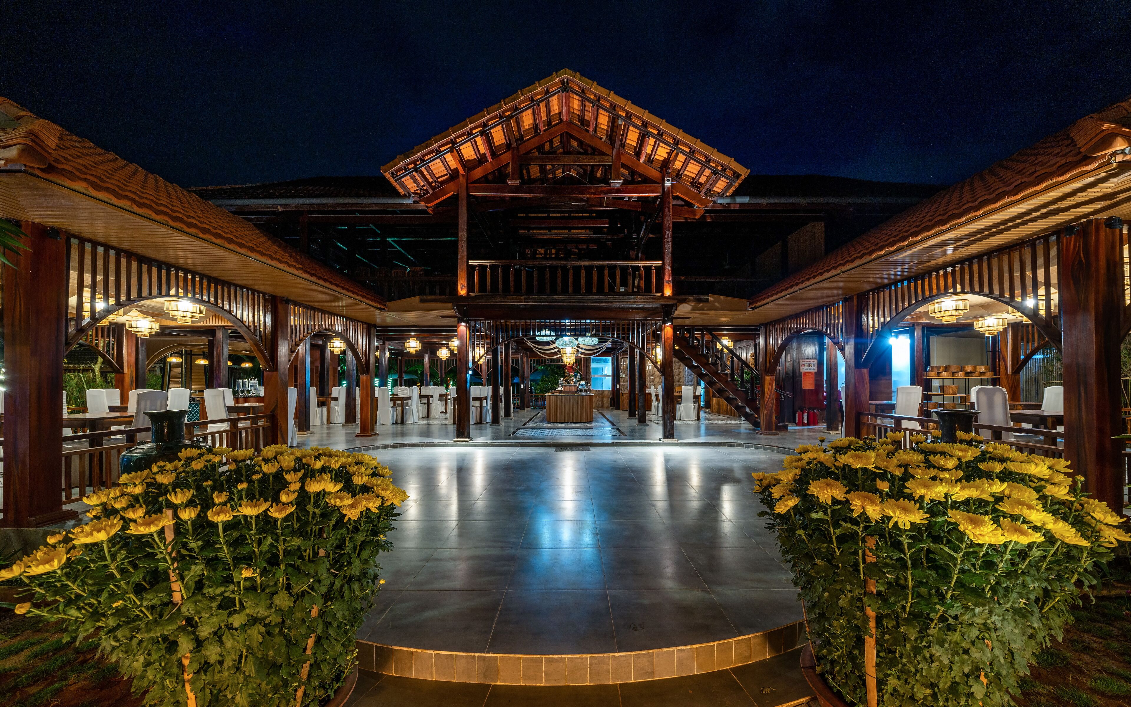 lunch, dinner served; fusion cuisine, pool views